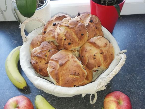 Schnelle Dinkelbrötchen mit Nuss