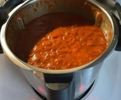 Tomatensosse mit Karotten und Zucchini