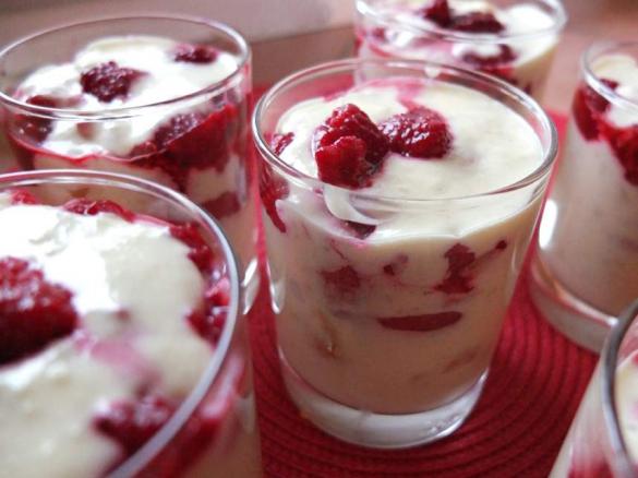 Mascarpone-Dessert mit Frucht