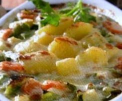 Gemüseauflauf mit Kartoffeln und Parmesan überbacken. Rezept des Tages 14.04.13