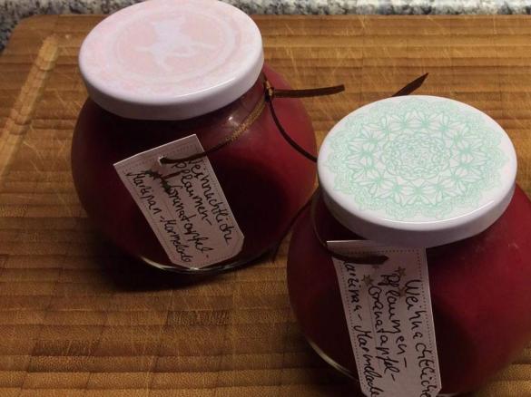 Weihnachtliche-Pflaumen-Granatapfel-Marmelade