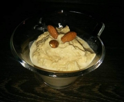 Gebrannte-Mandeln-Eis