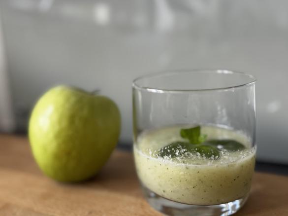 Apfel-Minz-Slushie
