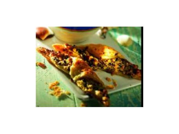 Blätterteig gefüllt mit Oliven-Schafskäse-Creme