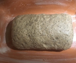 Vollkorn Dinkelbrot mit Chia im Römertopf