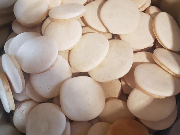 Deckelplätzchen -wie Anisplätzchen ohne Anis- wie von Oma