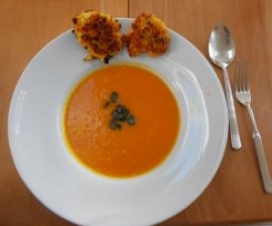 Herbstliche Gemüsesuppe mit Gemüserösti 