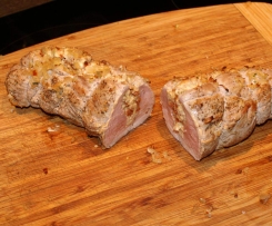 Kräuterkäse-Nuss-Füllung fürs Schweinefilet