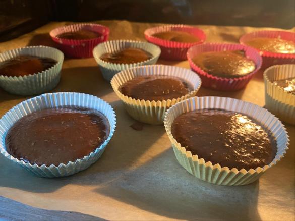 Zuckerreduzierte (Schoko) Zucchini-Muffins OHNE Nüsse