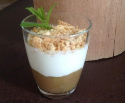 Rhabarber-Quark-Dessert mit Amarettini