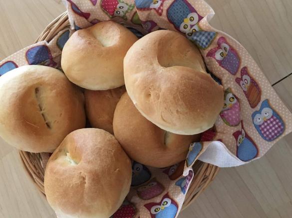 Fluffige Guten-Morgen-Brötchen