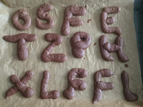 Buchstabenkekse, knusprig