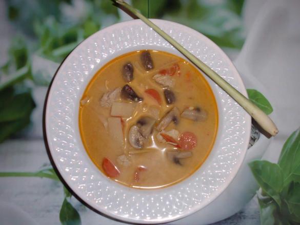 Tom Kha Gai - Hühnersuppe mit Kokosmilch (Thailand)