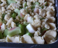 Rhabarberkuchen mit Zimtstreußeln, Hefeteig