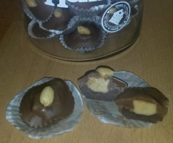 Peanuts Butter Cups (Erdnussbutter Pralinen)