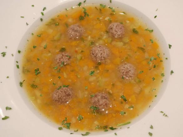 Möhren-Zucchini-Kartoffel-Suppe