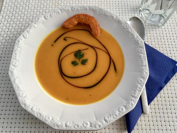 Kürbis-Orangen-Ingwer-Suppe