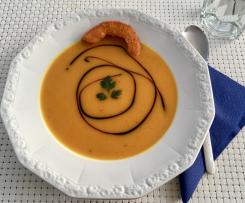 Kürbis-Orangen-Ingwer-Suppe