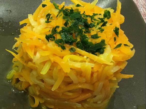 Zucchini-Möhren-Salat