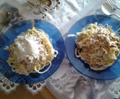 Bandnudeln mit Pfifferling-Rahmsosse mit chili und Parmesan