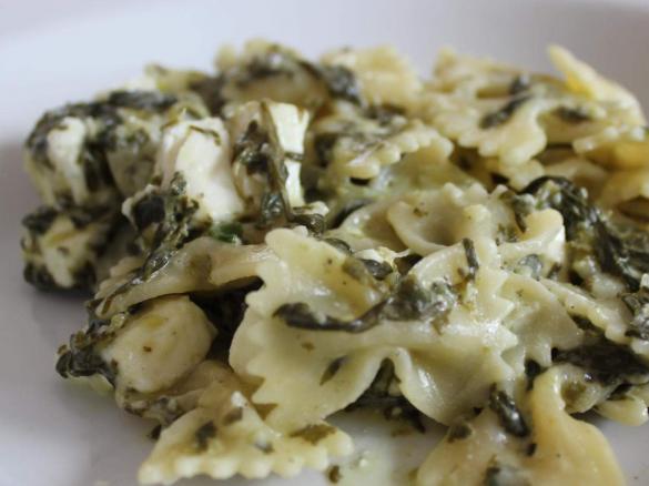 Pasta mit Feta und Spinat