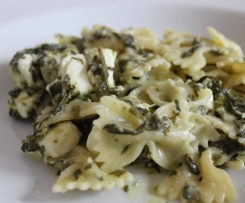Pasta mit Feta und Spinat