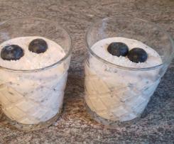 Heidelbeer- Bananen- Shake mit Kokosraspel