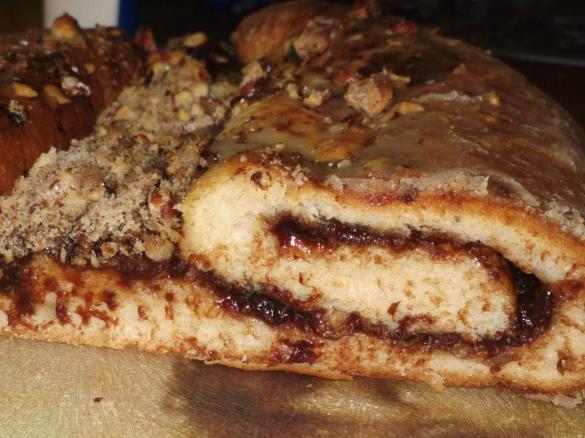 Dänischer Pflaumenmus-Hefestreifen