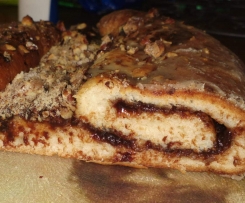 Dänischer Pflaumenmus-Hefestreifen