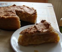 Apfelkuchen mit Schneehaube