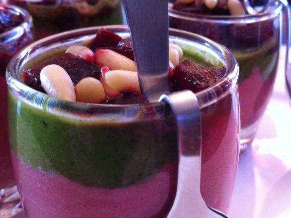 Rote Beete-Thunfisch-Mousse mit Petersilien-Emulsion