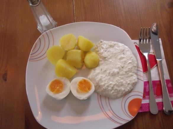 Kohlrabi-Schmand mit Kartoffeln und Ei