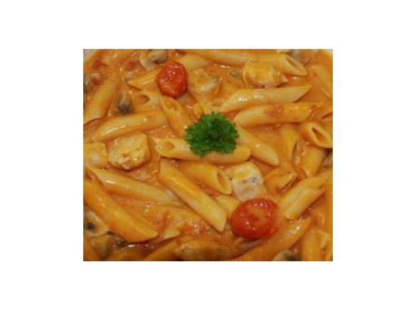All-In-One Hähnchenbrust und Nudeln in einer Schinken-Champignon-Weißwein-Tomatenrahmsauce