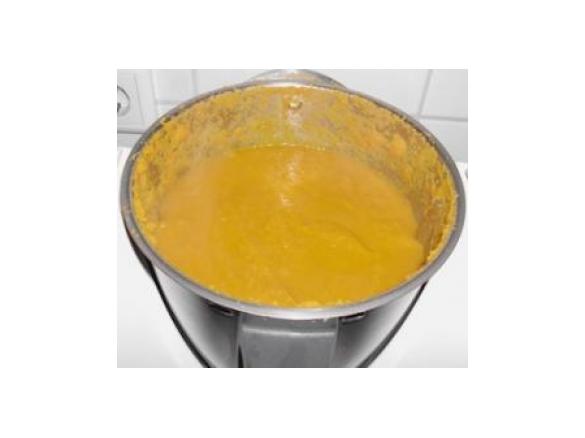 Variation von Karotten-Ingwer Suppe (vegetarisch)