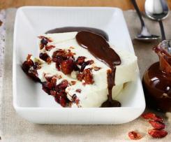 Cranberry-Kokos-Parfait mit Schoko-Ingwer-Sauce