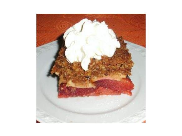 Apfel-Pflaumen-Auflauf mit Spekulatiuskruste