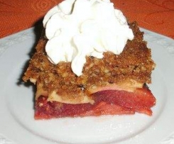 Apfel-Pflaumen-Auflauf mit Spekulatiuskruste