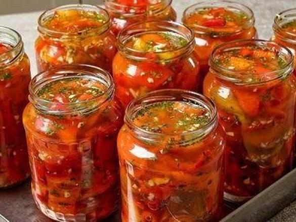 eingelegte Paprika mit Knoblauch a`la Mama