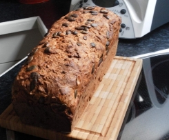 Vollkorn-Mandel-Nuss-Brot