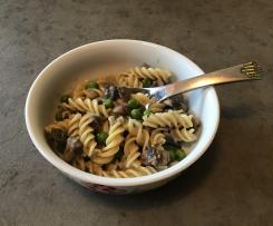Champignon-Hühnchen-Pfanne mit Nudeln