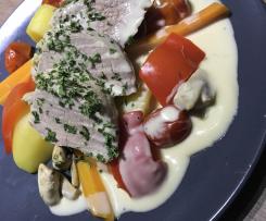 Schweinefilet mit buntem Gemüse