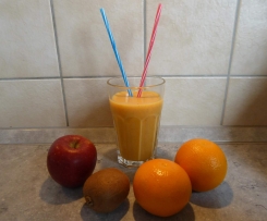 Smoothie Orangen-Möhren-Banane-Kiwi-Saft