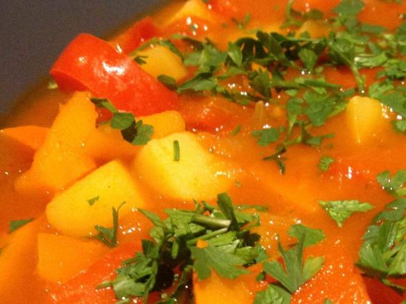 Hokkaido-Kartoffelgulasch vegan