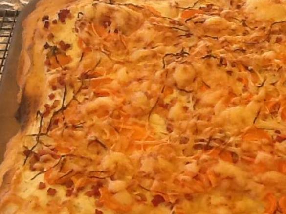 Flammkuchen Steinofenart auf dem TPC Zauberstein gebacken