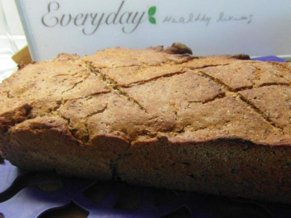 Roggenvollkornbrot mit Chia-Samen und Leinsamenschrot