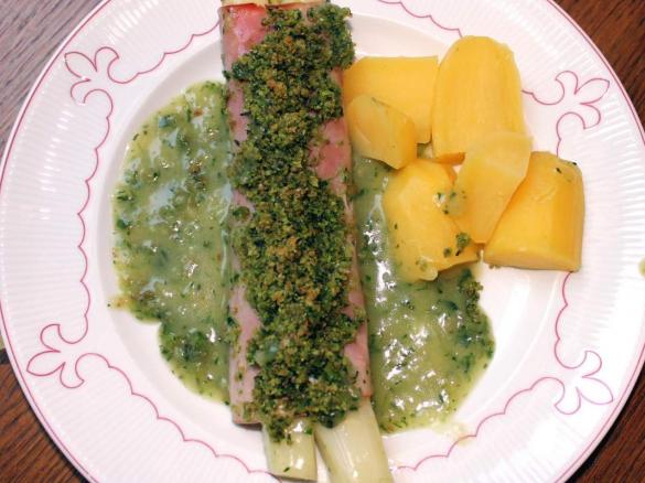  Spargel mit Schinken und Kräuterkruste dazu Kartoffeln