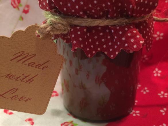 Haselnussaufstrich mit Salz und Olivenöl