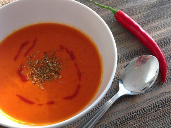 Geröstete Paprika- und Tomatensuppe