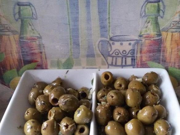 eingelegte Oliven
