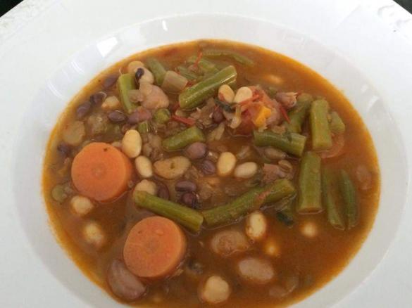 Bohneneintopf // Bohnen // Hülsenfrüchte a la "Zuppa traditionale" Vollwert Energie- u Eiweißlieferant! vegan